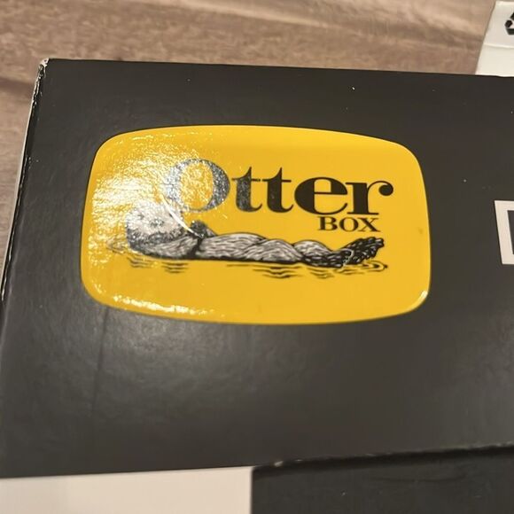 OtterBox Defender Pro Black Case for iPad Pro 11-inch - Picture 5 of 7